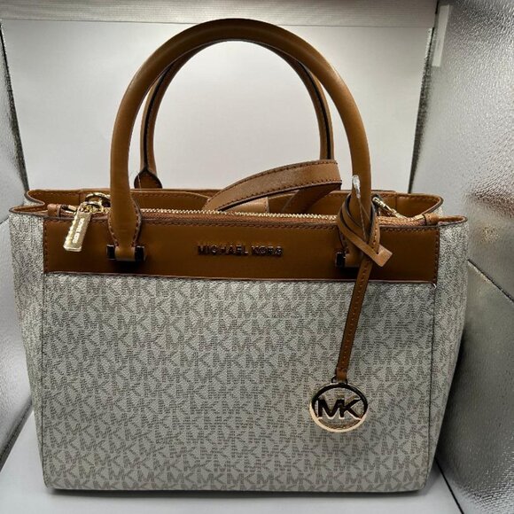 Michael Kors Gibson Tote Bag in Vanilla - Picture 1 of 16